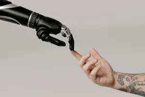 Roboter Hand berührt  Menschen Hand